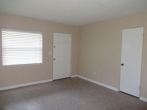 3rd image of 2815 Formosa Ave