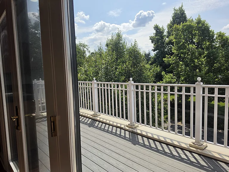 2085 Valor Ct — Photo 40