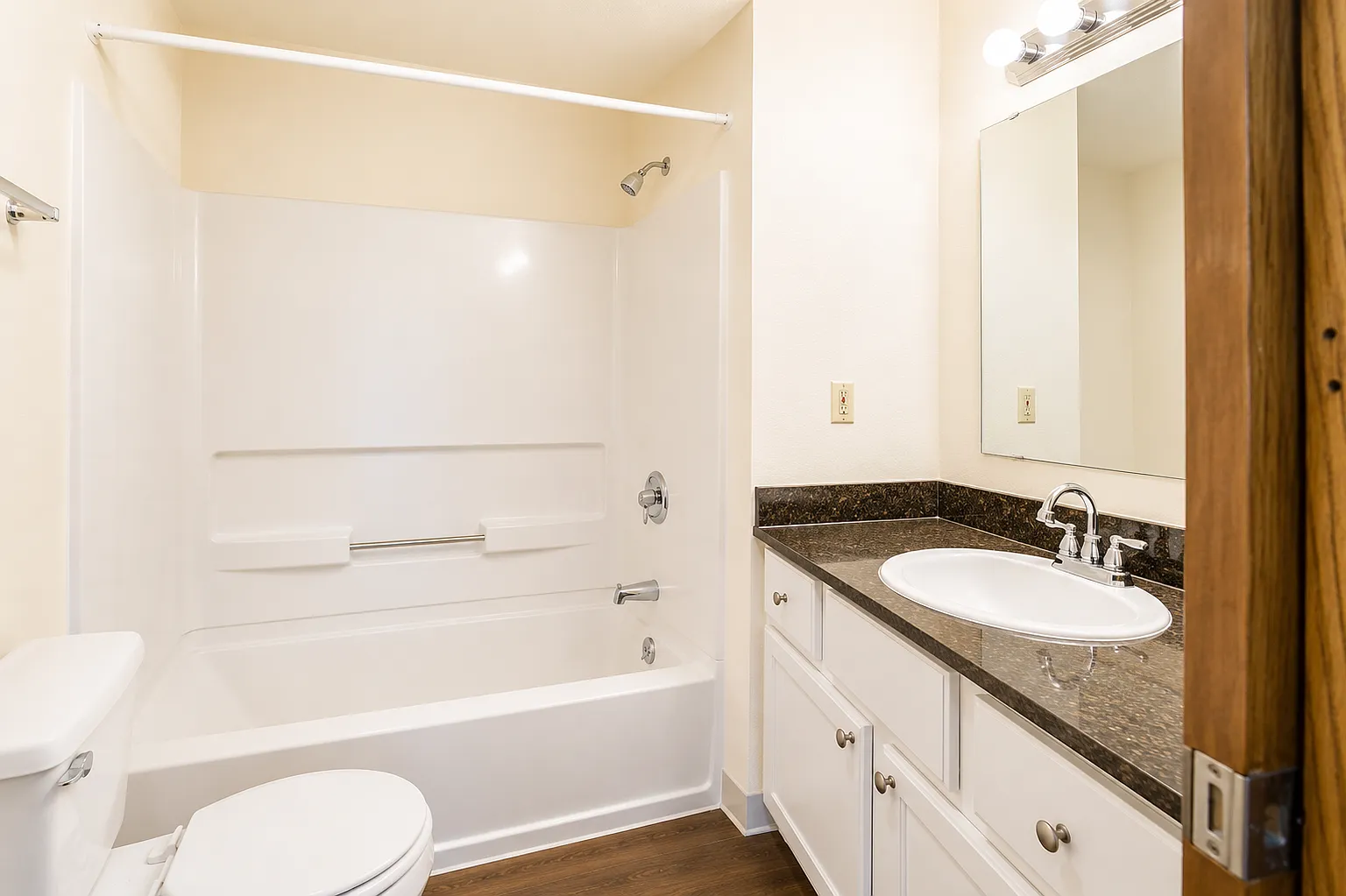 1 bed, 580 sqft, $1,649 — Photo 2