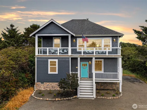 126 Sand Dune Avenue NW, Ocean Shores, WA 98569