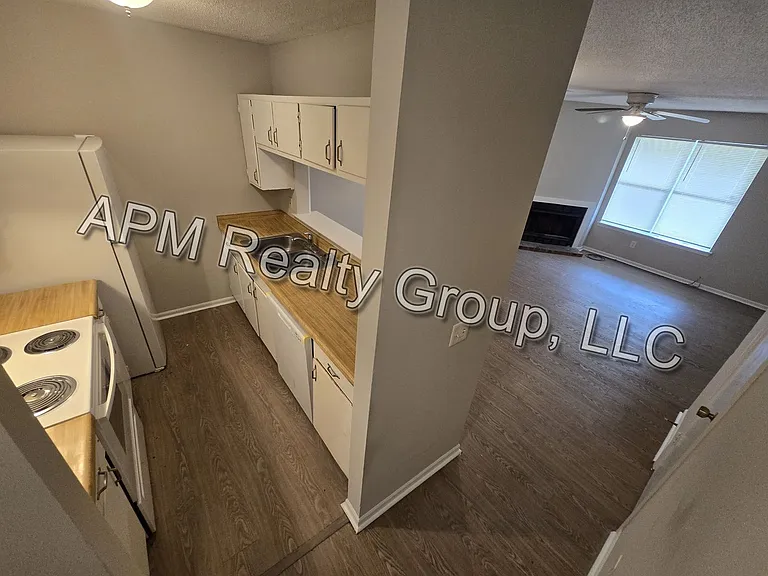 1728 Springwoods Lake Dr #B — Photo 5