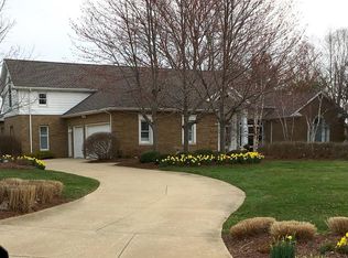 300 Spyglass Dr, Akron, OH