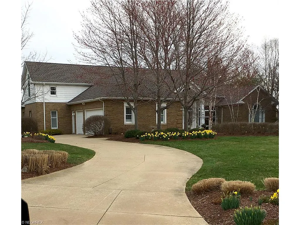 300 Spyglass Dr photo 1