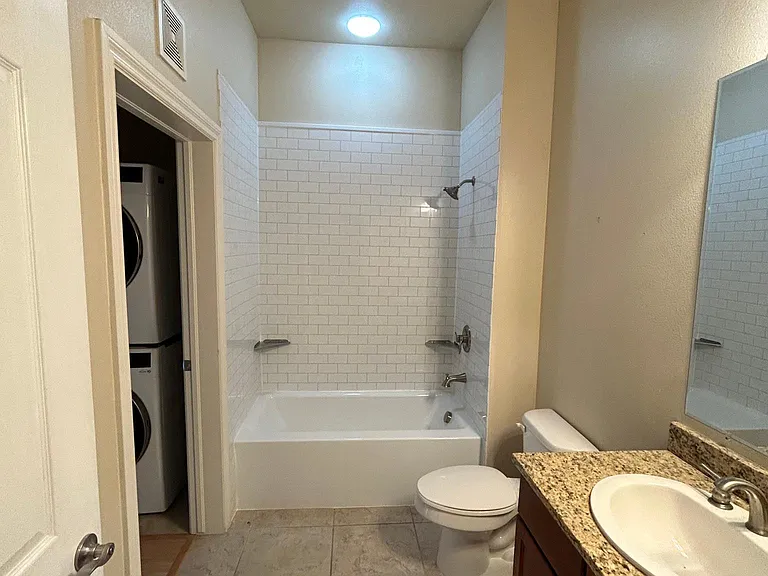 1700 N Emerson St — Photo 8