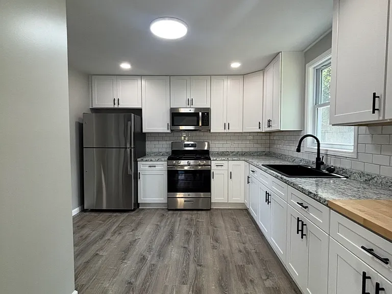 Gale Ave — Photo 2