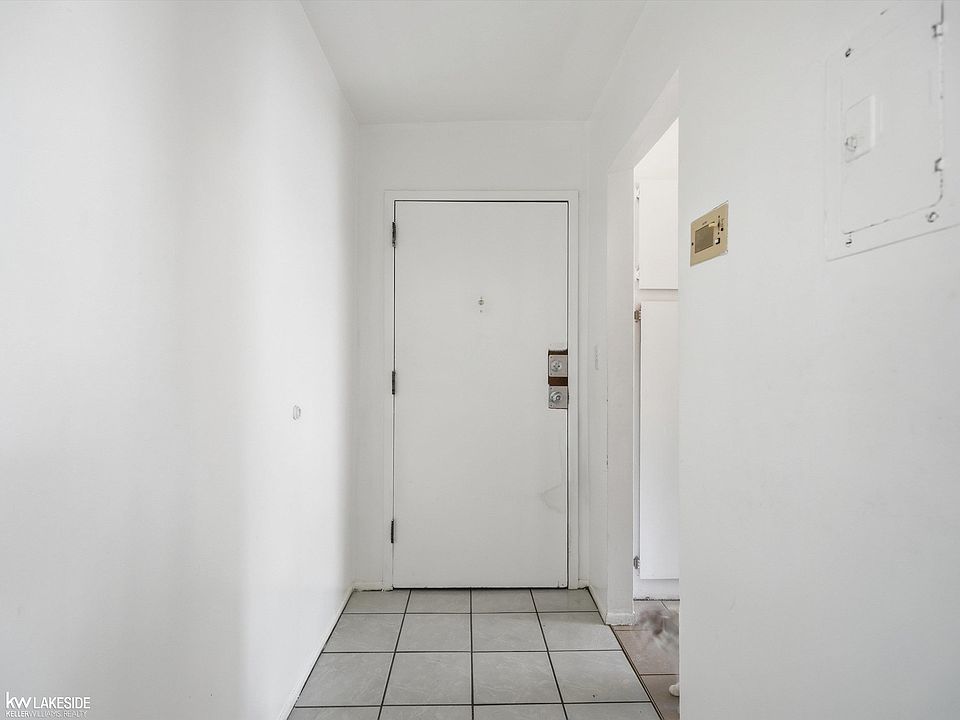 19603 W Twelve Mile Rd Apt 204, photo 7
