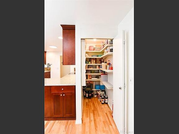 4th image of 10011 162nd Ave NE