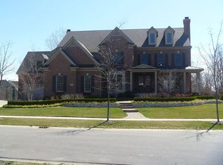 33406 Bordeaux Ct, Westland, MI 48185