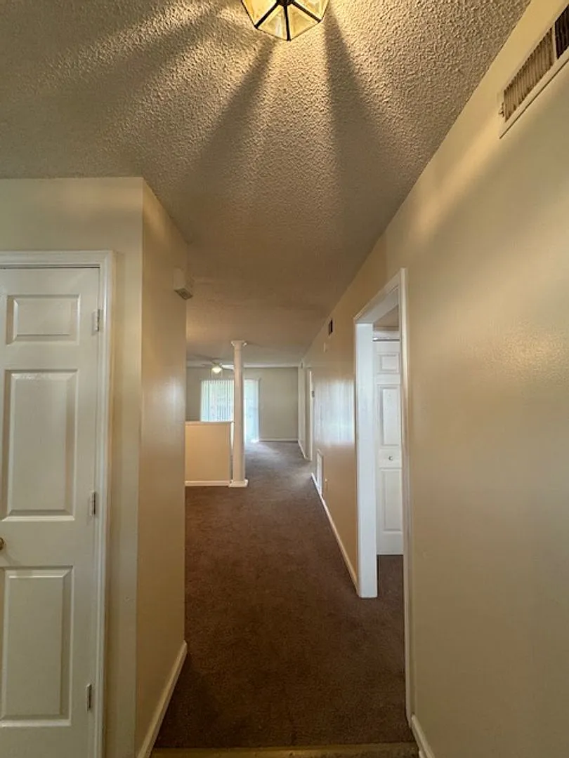 Holton Place - McClelland Dr. — Photo 2