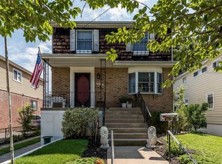 22 Graywood Rd, Port Washington, NY 11050