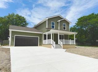 302 S 6th St, Saint Clair, MI