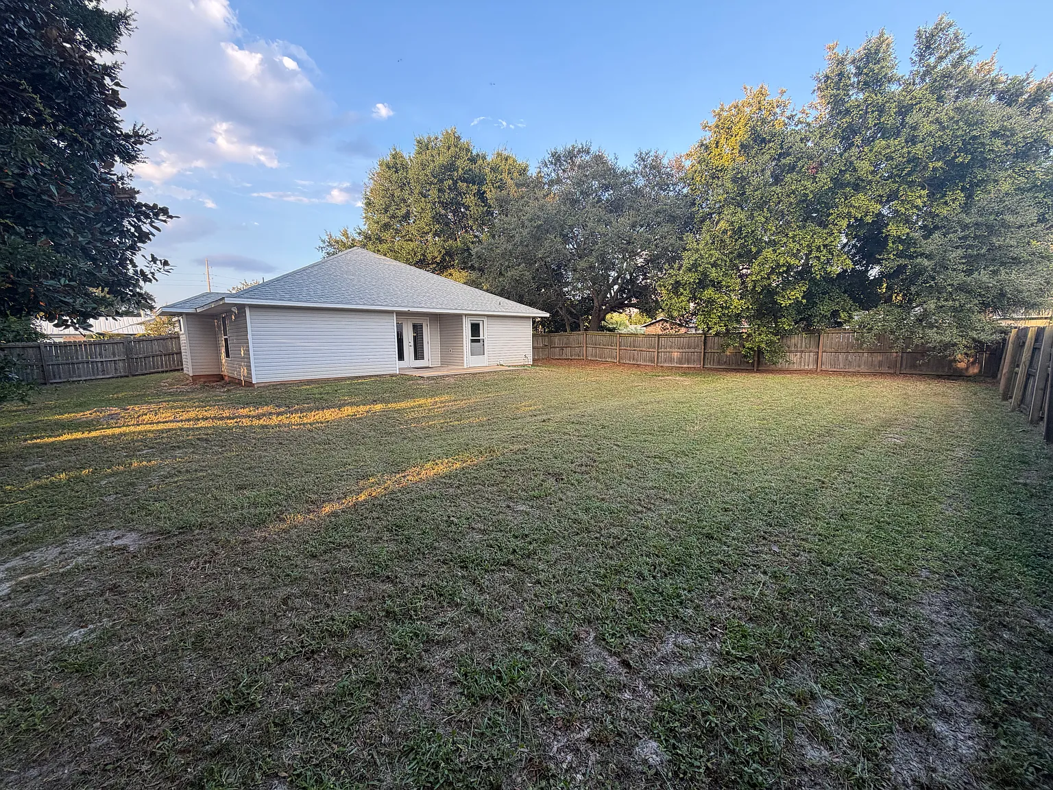 3 bed, 1600 sqft, $1,950 — Photo 2