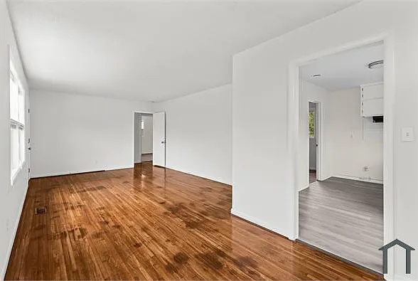 6715 Court N — Photo 10