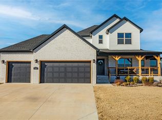 721 Maplewood Dr, Centerton, AR 72719