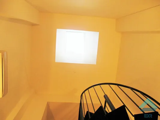 Rented by EXR | media 80