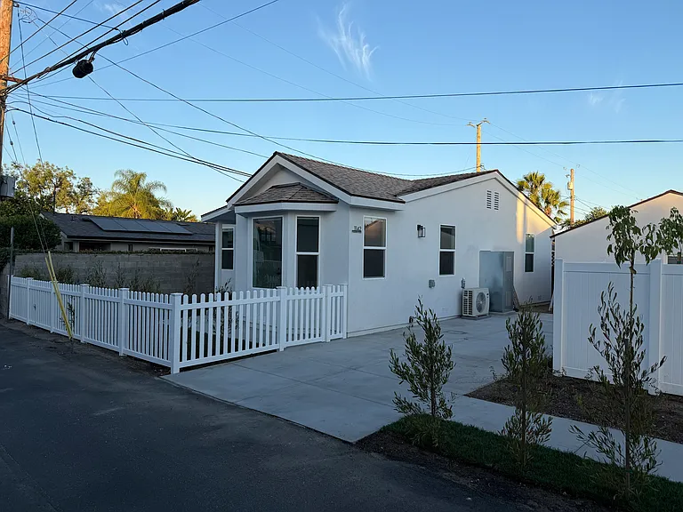 1140 N Buena Vista St #1142 — Photo 2