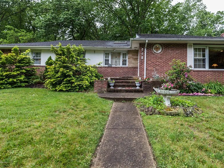 5 S Lakeview Dr — Photo 3