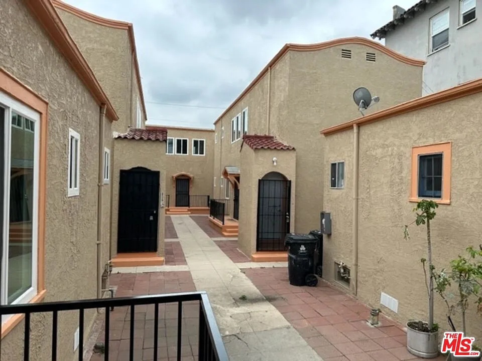 1 bed, 1.0 bath, 687 sqft, $1,525 — Photo 3