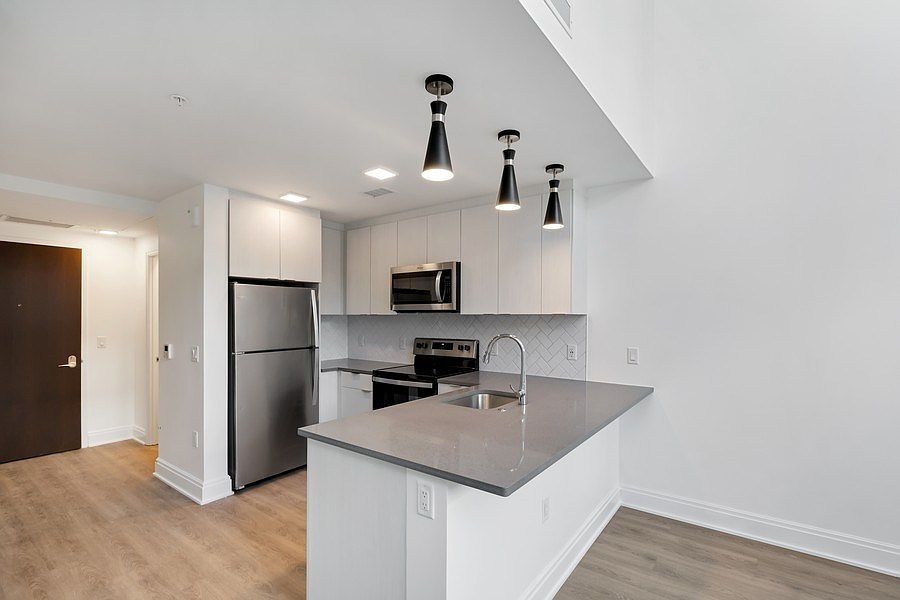 Loft Kitchen w/Stainless Appliances