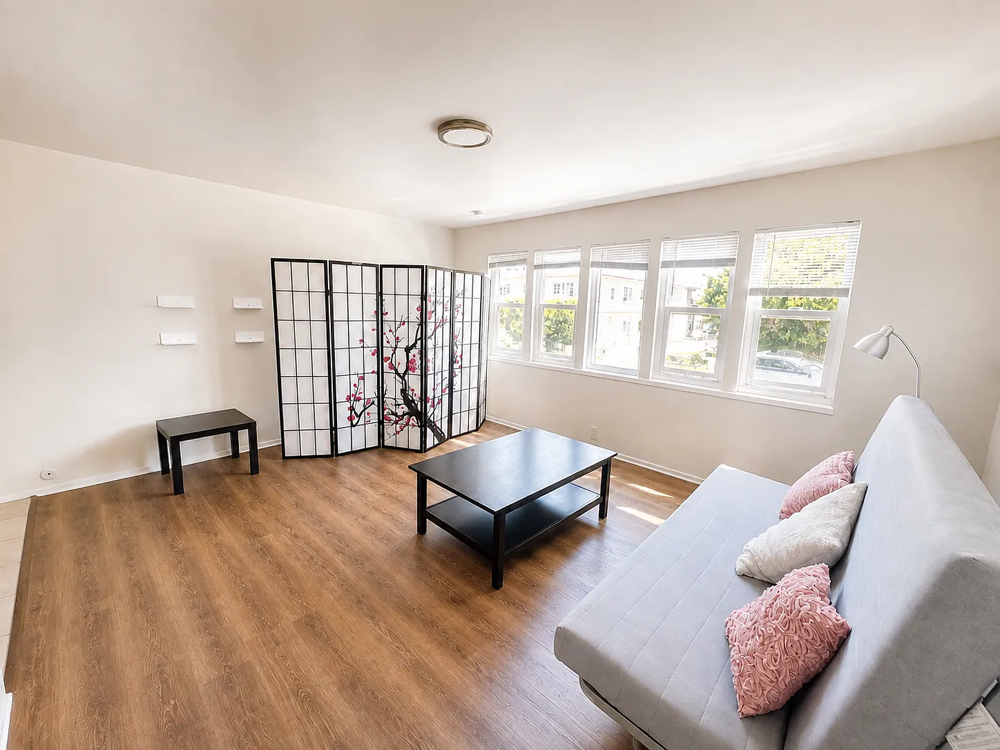 2500 Dana St — Photo 2