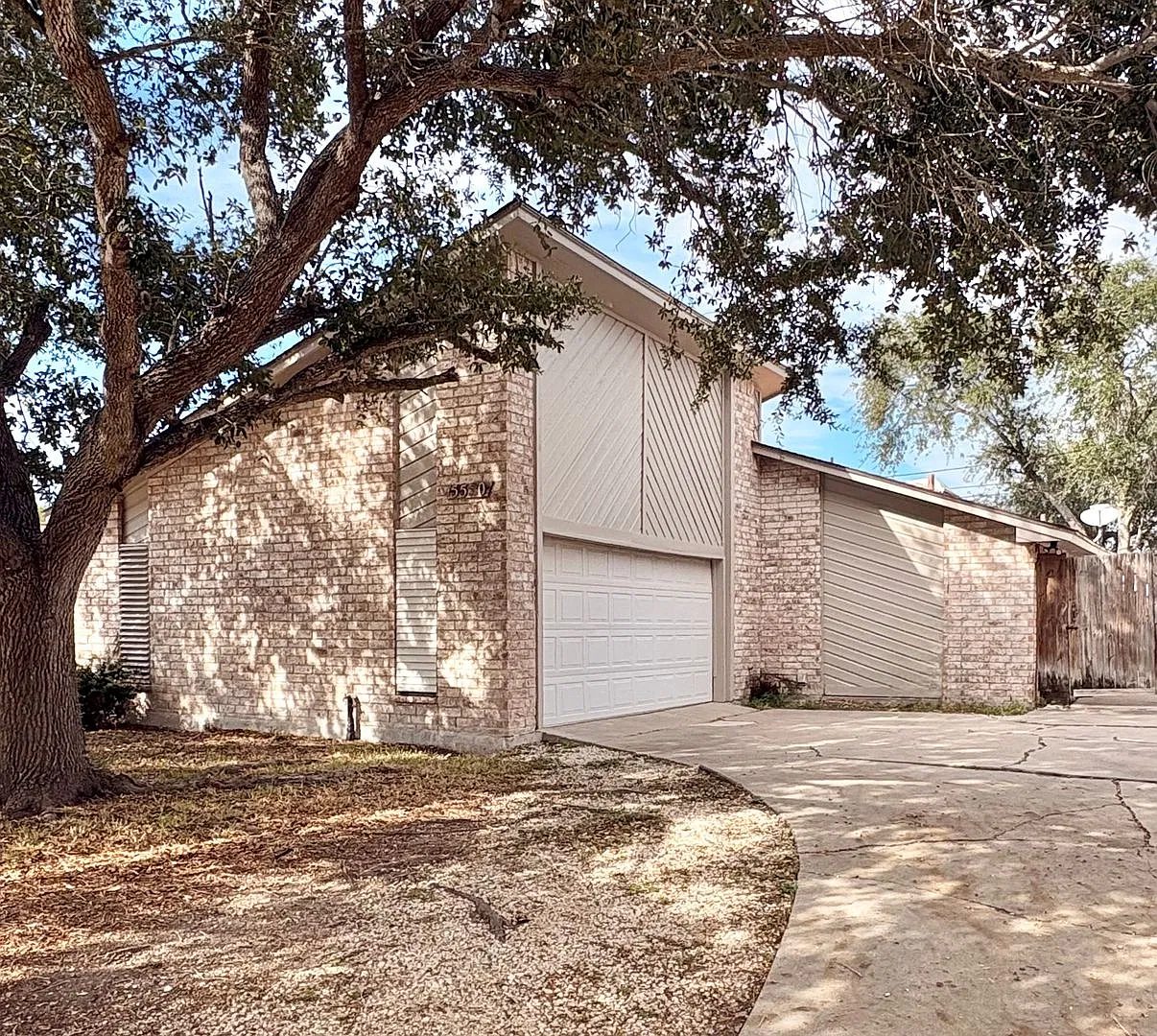 5530 Crossgate N - 2/Bed 2/Bath - $1650/month — Photo 1