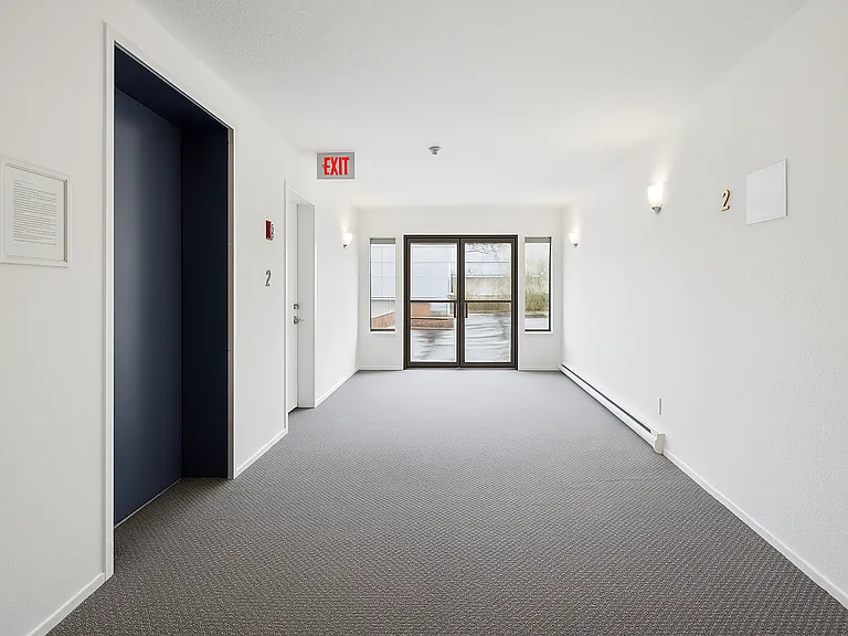 33452 Tessaro Cres #213 — Photo 3