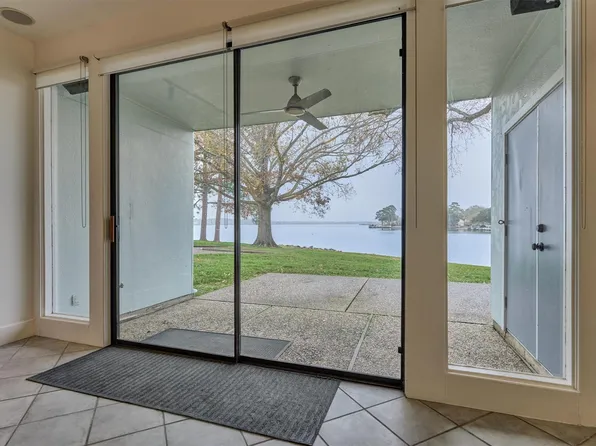 1427 Bowsprit Point, Willis, TX 77318