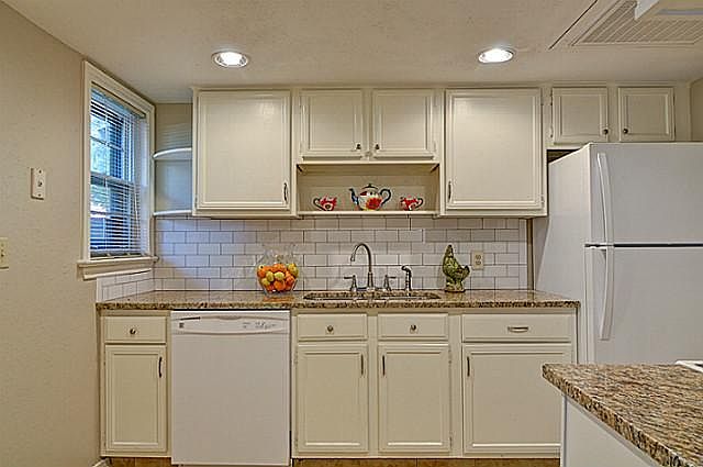 1st image of 6486 Bordeaux Ave #6486
