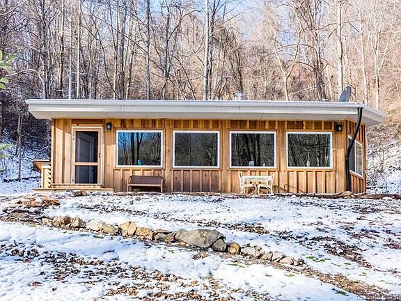 4th image of 857 Wooded Mountain Trl