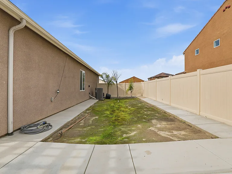 7812 Strawberry Ln — Photo 28