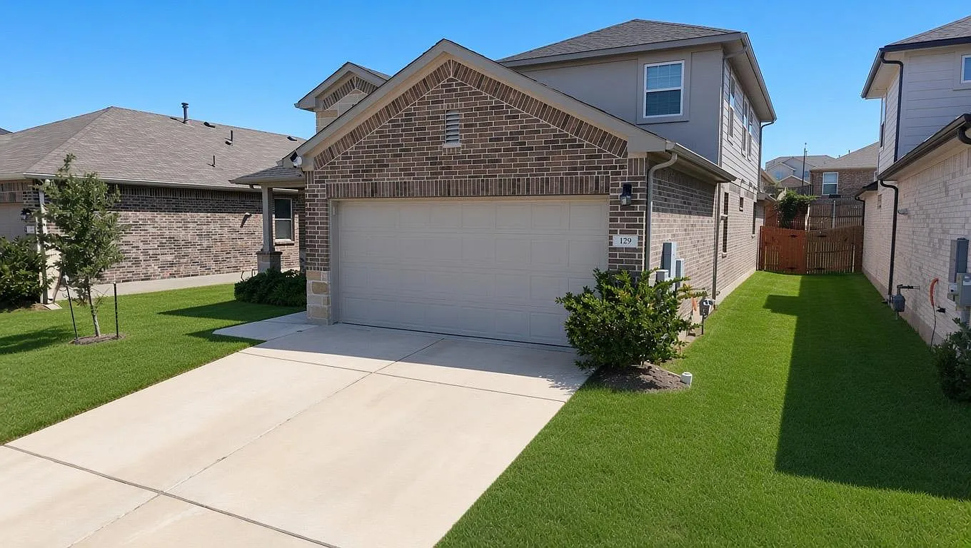 4 bed, 3.0 bath, 2565 sqft, $2,450 — Photo 4