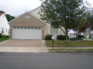 1 Weybridge Ct, Toms River, NJ
