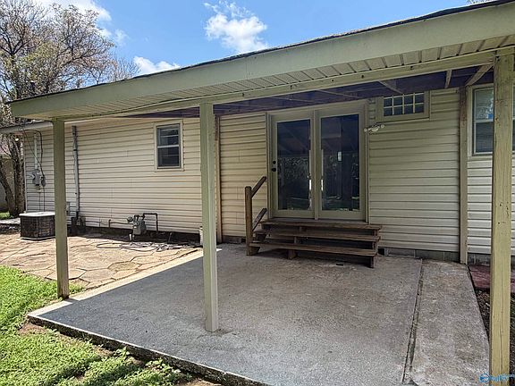 3rd image of 2624 Lake Ave SE