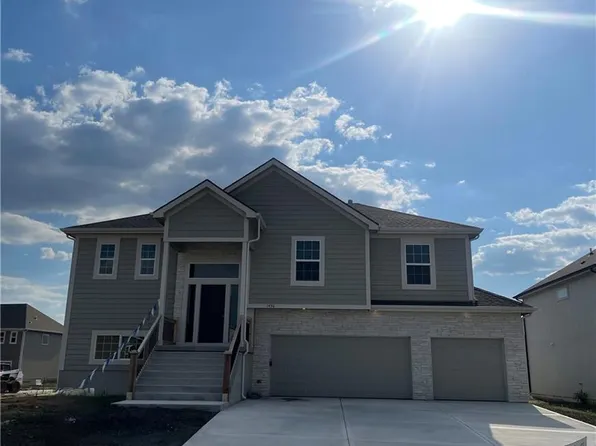 1496 N 162nd Cir, Basehor, KS 66007
