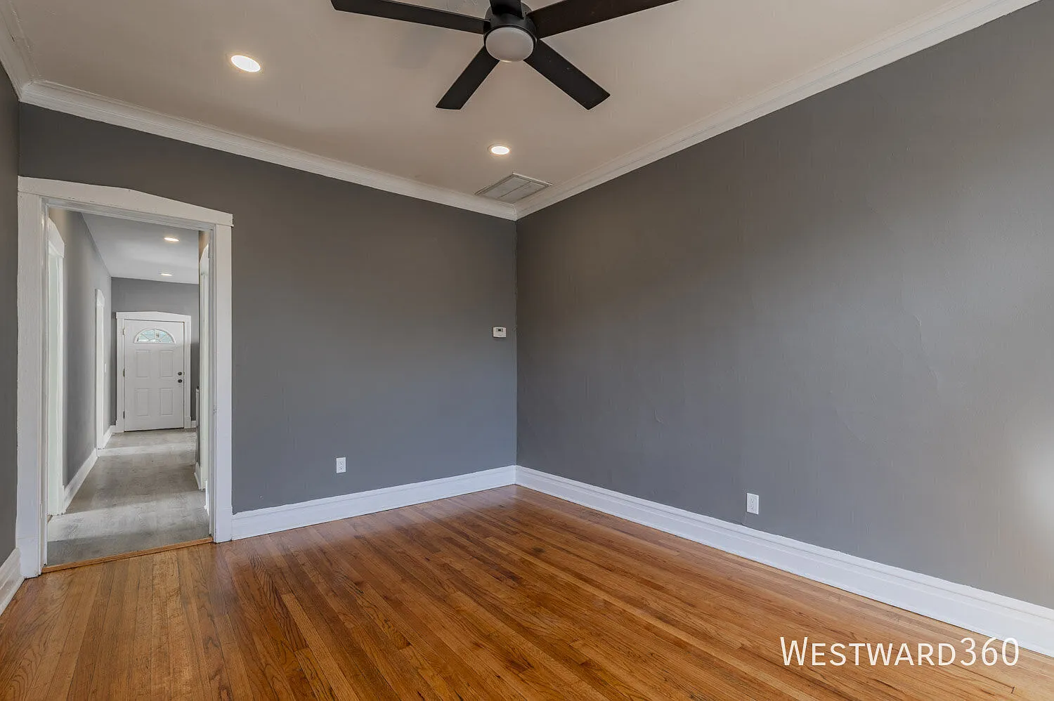 Available Now! Main Floor 2bd/1bth + Attic With 1bd/1bth — Photo 4