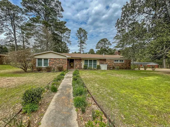 902 Hazelhurst St, El Dorado, AR 71730