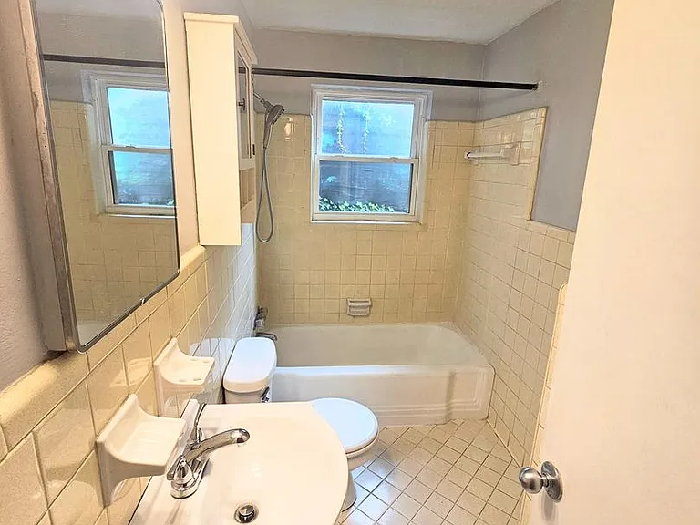 1155 United Ave SE — Photo 7