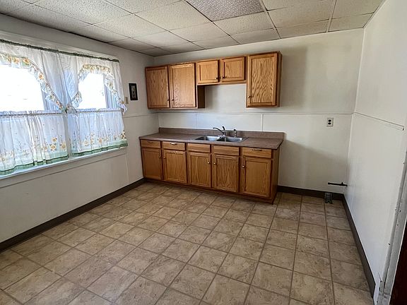 5th image of 97 Roswell Ave Floor 2