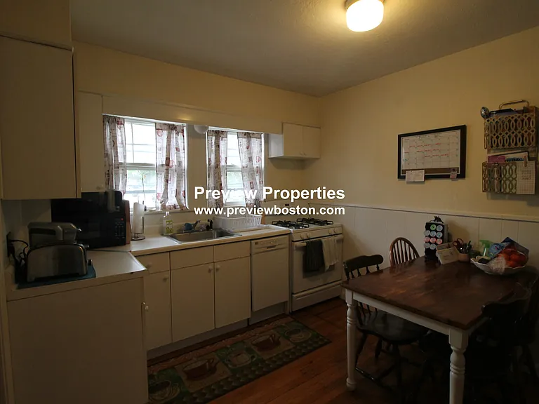 14 Champney St #2P — Photo 19