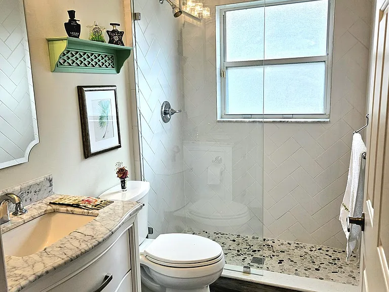 9825 Mantova Dr — Photo 10