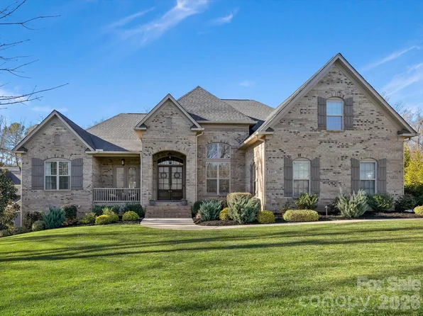 237 Wheatberry Hill Dr, Matthews, NC 28104