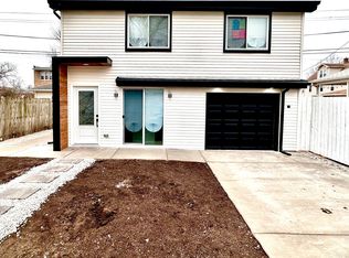 4138 Maple Ave, Lyons, IL 60534