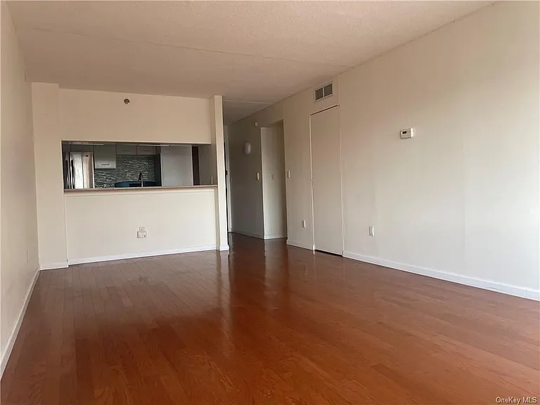 4 Martine Ave #814 — Photo 9