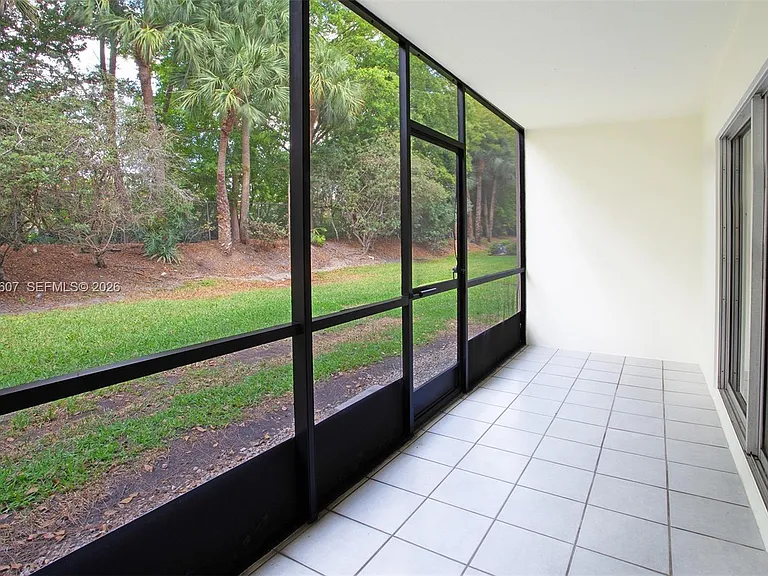 900 SW 142nd Ave #115L — Photo 34