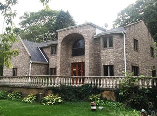 2 Jacqueline Dr, Downers Grove, IL 60515