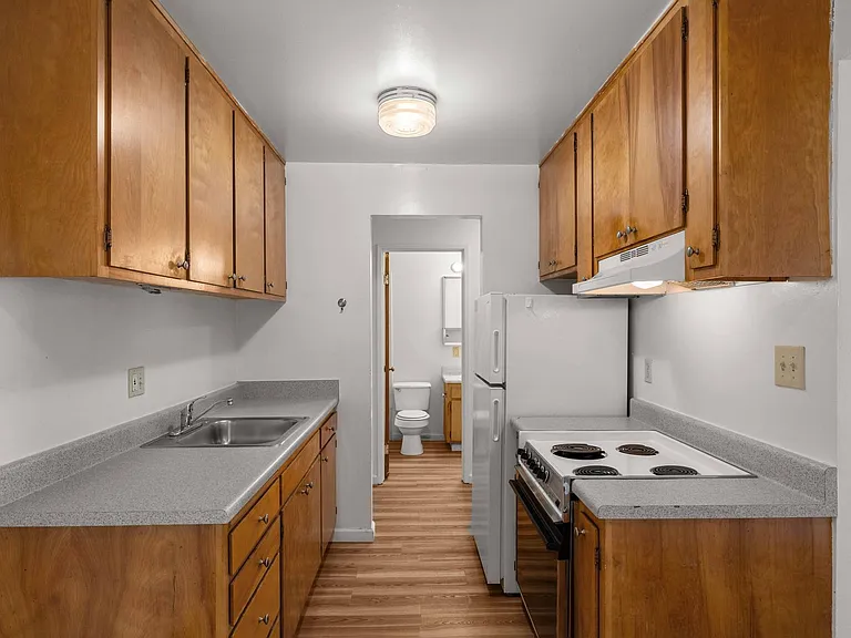 1920 Francisco LLC — Photo 17