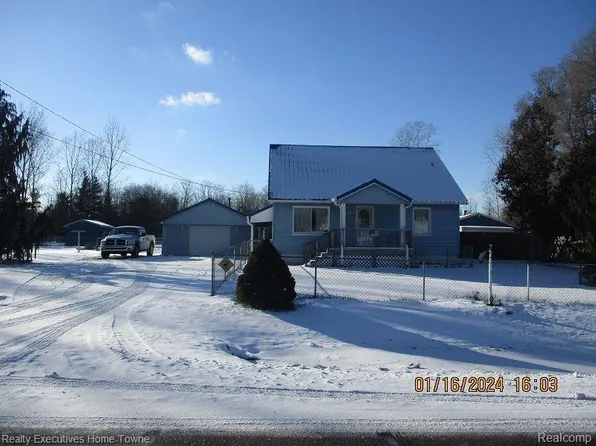 1035 Minnesota Rd, Port Huron, MI 48060