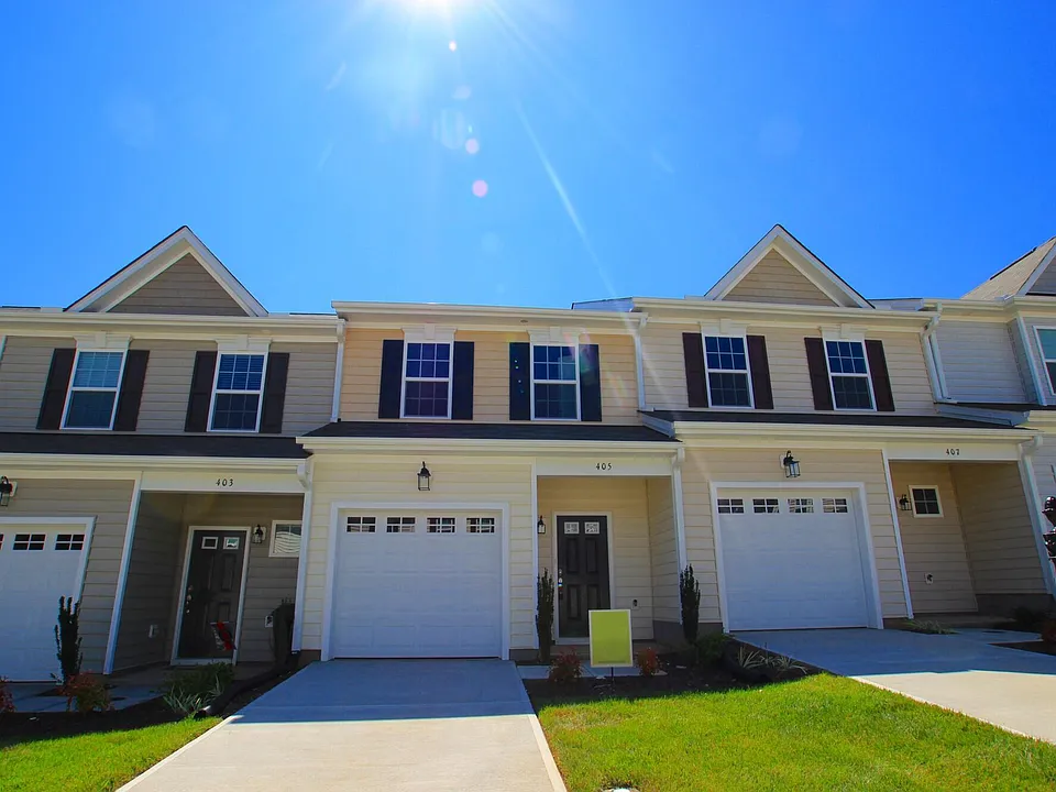 405 Stone Flower Ln