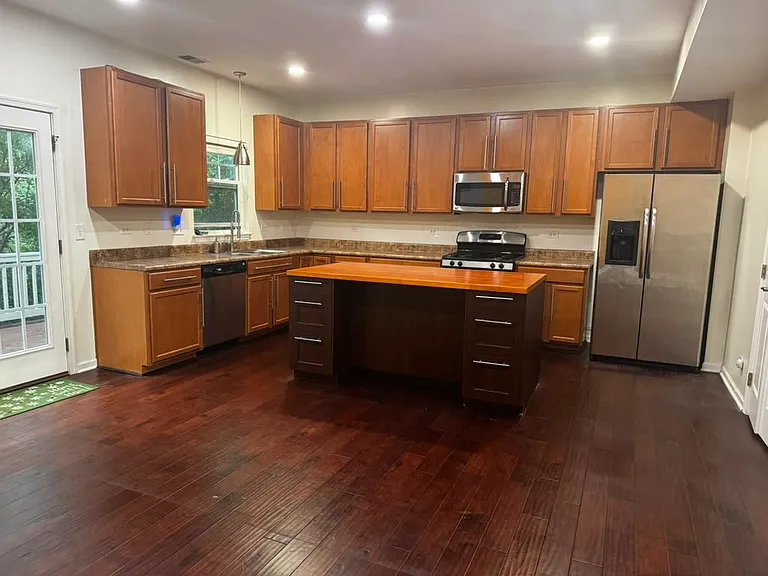 3335 Kentshire Cir — Photo 10