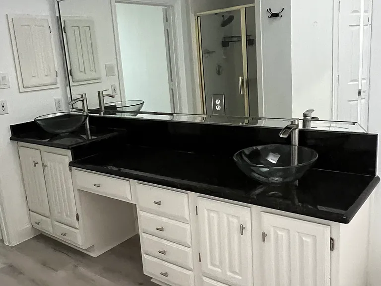 7717 Lakecrest Ct — Photo 24